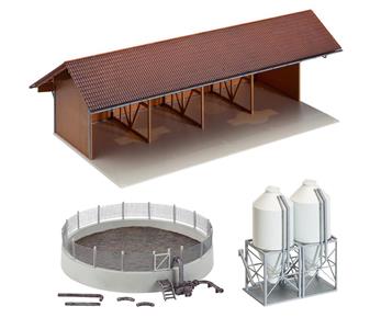 250148 Faller Geräteunterstand, Güllegrube 130584 Futtermittelsilos.jpg